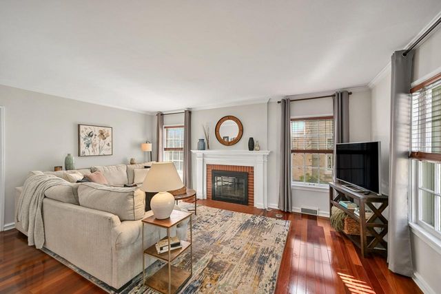 2630 N 89th STREET, Wauwatosa, WI 53226
