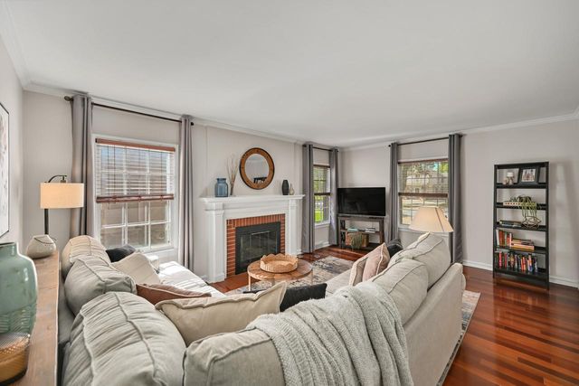2630 N 89th STREET, Wauwatosa, WI 53226