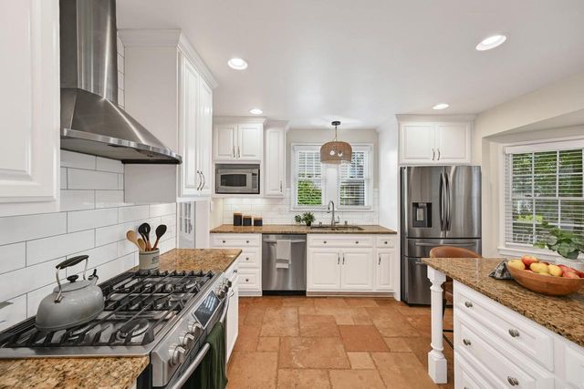 2630 N 89th STREET, Wauwatosa, WI 53226