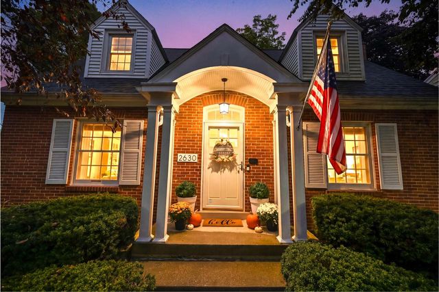 2630 N 89th STREET, Wauwatosa, WI 53226