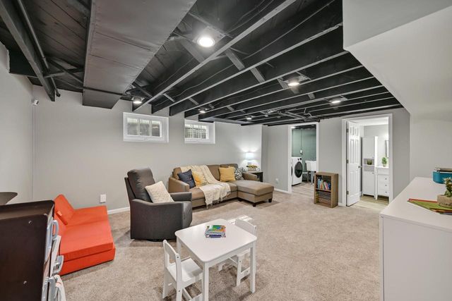 2630 N 89th STREET, Wauwatosa, WI 53226