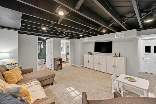 2630 N 89th STREET, Wauwatosa, WI 53226