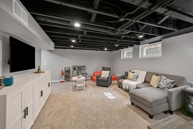 2630 N 89th STREET, Wauwatosa, WI 53226