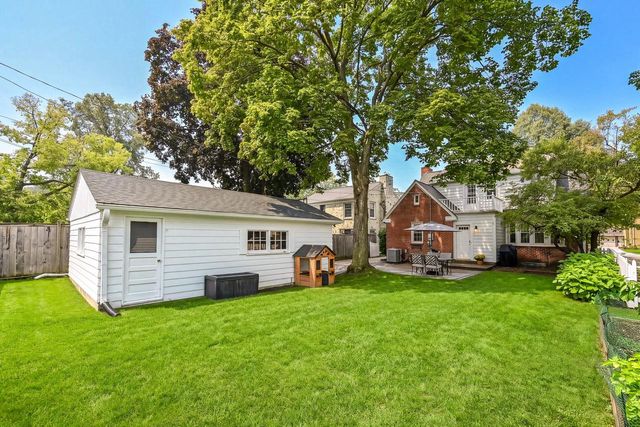 2630 N 89th STREET, Wauwatosa, WI 53226