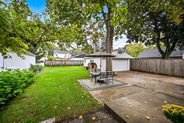 2630 N 89th STREET, Wauwatosa, WI 53226