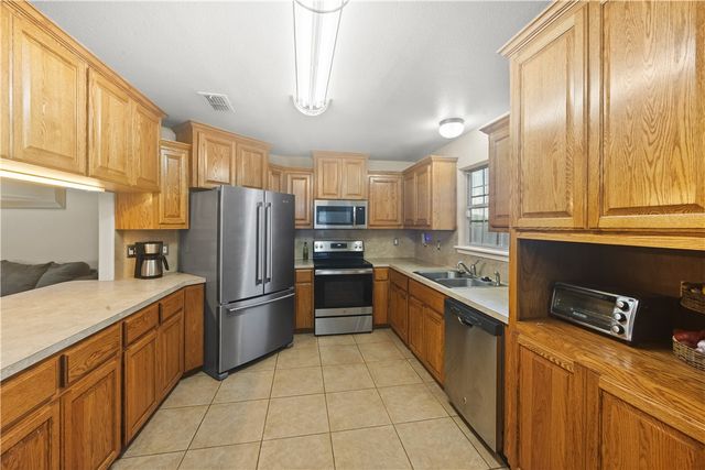 229 Wise Ave, Orange Grove, TX 78372