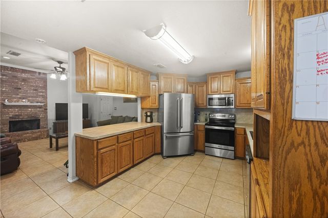 229 Wise Ave, Orange Grove, TX 78372