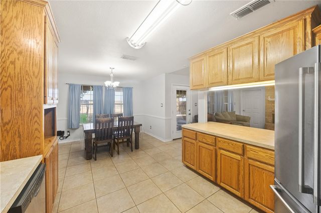 229 Wise Ave, Orange Grove, TX 78372