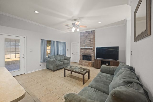 229 Wise Ave, Orange Grove, TX 78372