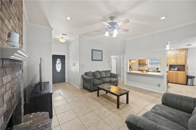 229 Wise Ave, Orange Grove, TX 78372