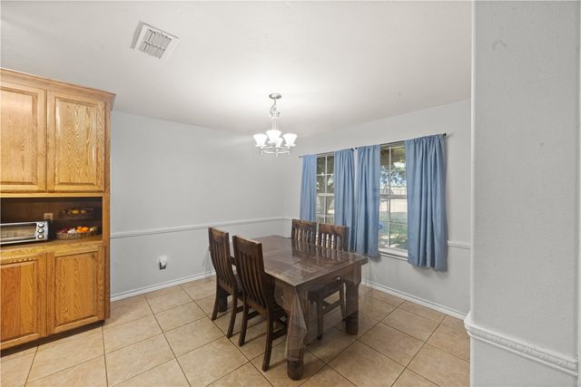 229 Wise Ave, Orange Grove, TX 78372