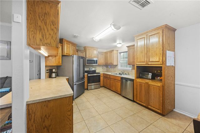 229 Wise Ave, Orange Grove, TX 78372