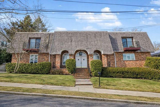 15 Herkimer Street, Staten Island, NY 10301