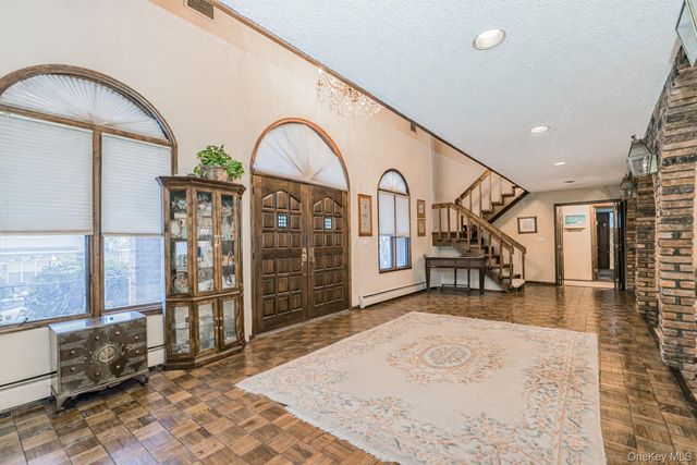 15 Herkimer Street, Staten Island, NY 10301