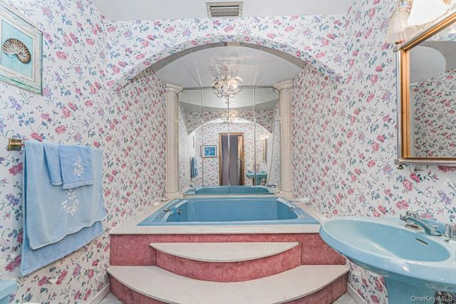 15 Herkimer Street, Staten Island, NY 10301