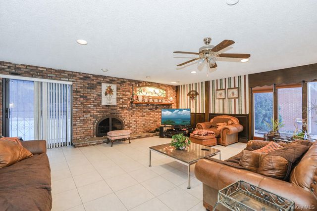 15 Herkimer Street, Staten Island, NY 10301