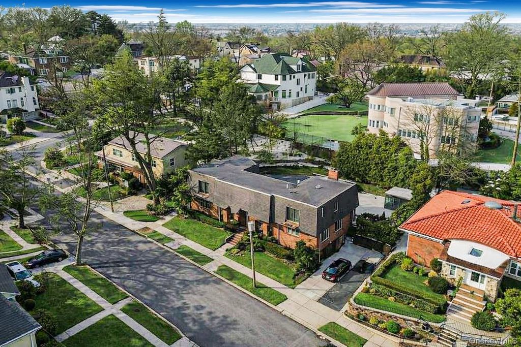 15 Herkimer Street, Staten Island, NY 10301