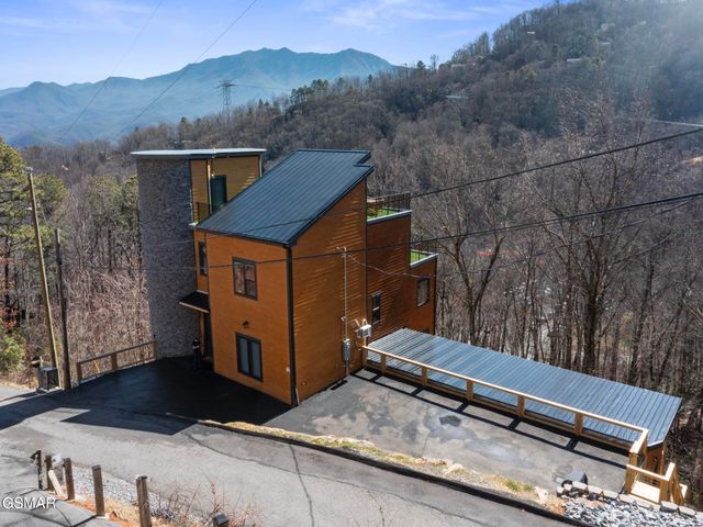 1253 Bavarian Way, Gatlinburg, TN 37738