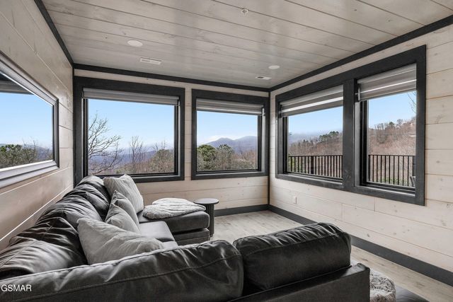 1253 Bavarian Way, Gatlinburg, TN 37738