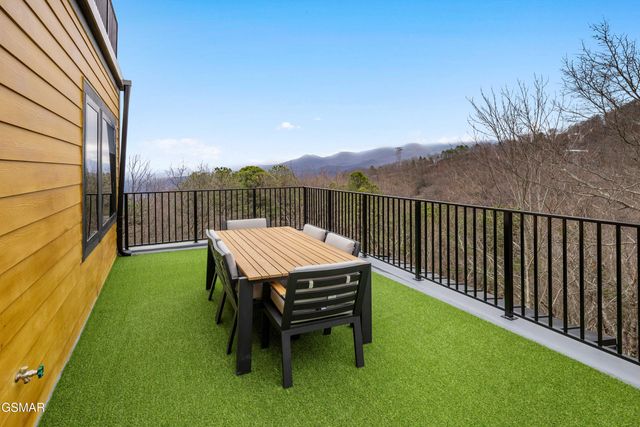 1253 Bavarian Way, Gatlinburg, TN 37738