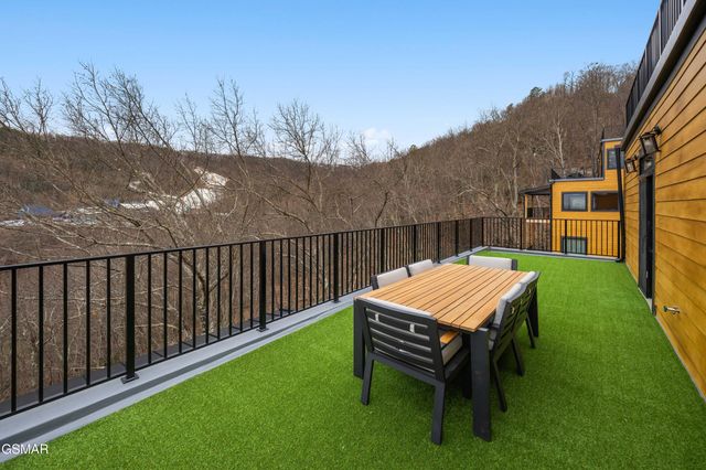 1253 Bavarian Way, Gatlinburg, TN 37738