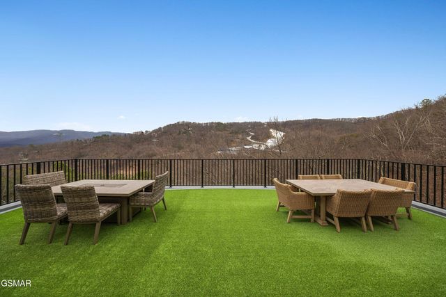 1253 Bavarian Way, Gatlinburg, TN 37738