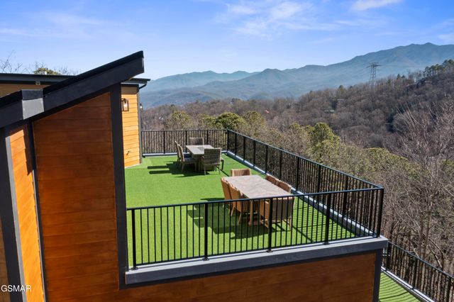 1253 Bavarian Way, Gatlinburg, TN 37738