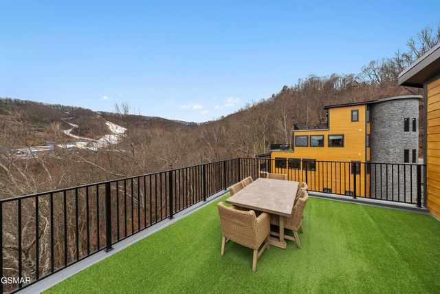 1253 Bavarian Way, Gatlinburg, TN 37738