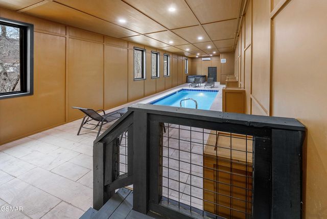 1253 Bavarian Way, Gatlinburg, TN 37738