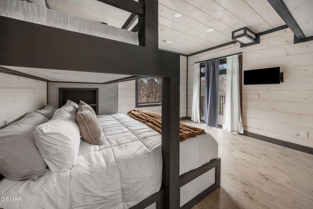 1253 Bavarian Way, Gatlinburg, TN 37738