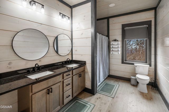 1253 Bavarian Way, Gatlinburg, TN 37738