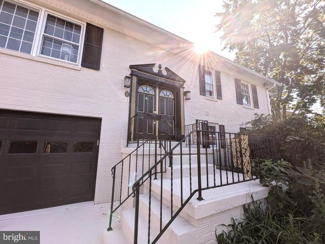 2208 WAKEFIELD ST, Alexandria, VA 22308