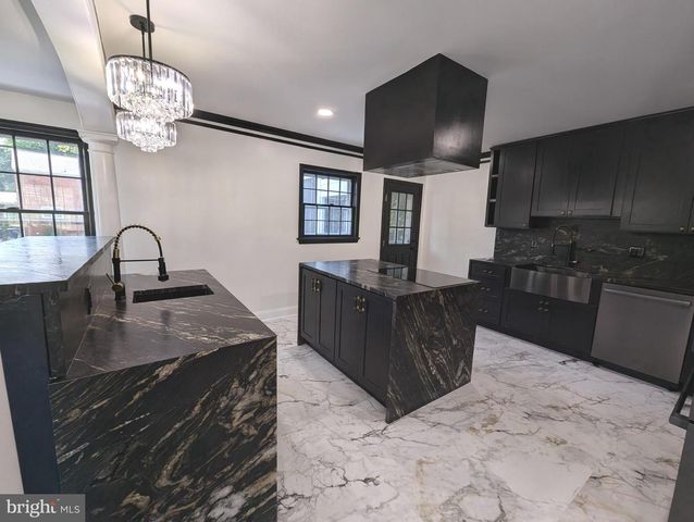 2208 WAKEFIELD ST, Alexandria, VA 22308