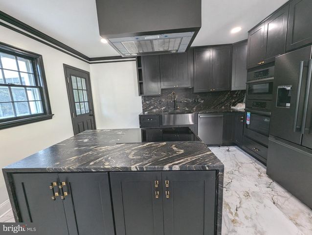 2208 WAKEFIELD ST, Alexandria, VA 22308