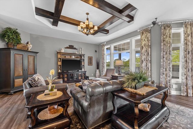 S66W24310 Skyline AVENUE, Waukesha, WI 53189