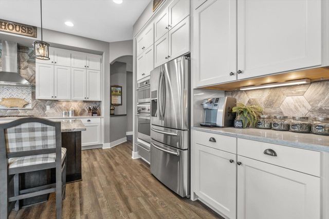 S66W24310 Skyline AVENUE, Waukesha, WI 53189