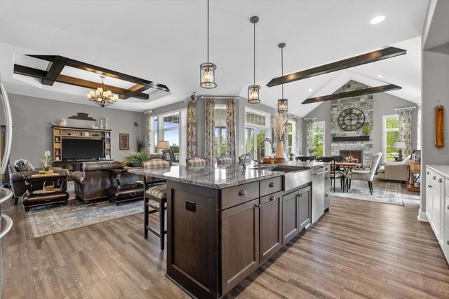 S66W24310 Skyline AVENUE, Waukesha, WI 53189