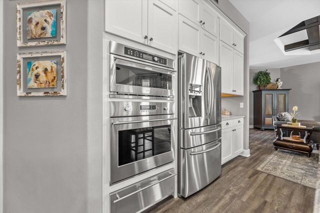 S66W24310 Skyline AVENUE, Waukesha, WI 53189