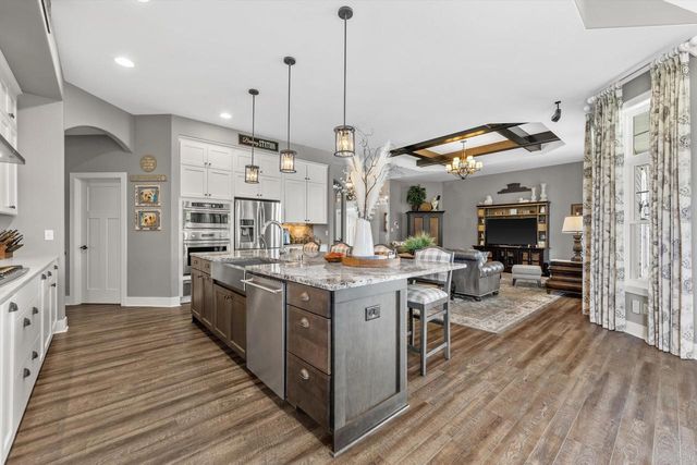 S66W24310 Skyline AVENUE, Waukesha, WI 53189
