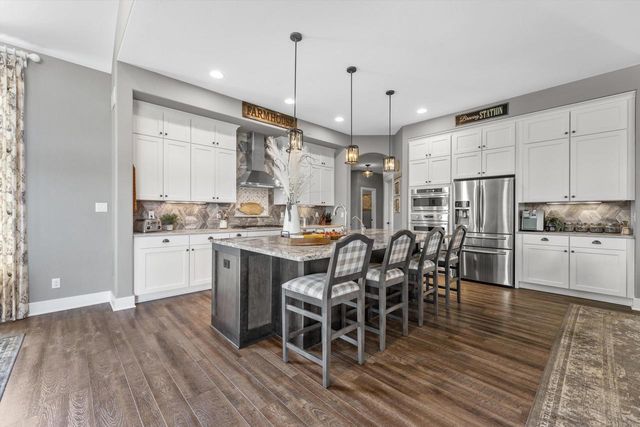 S66W24310 Skyline AVENUE, Waukesha, WI 53189