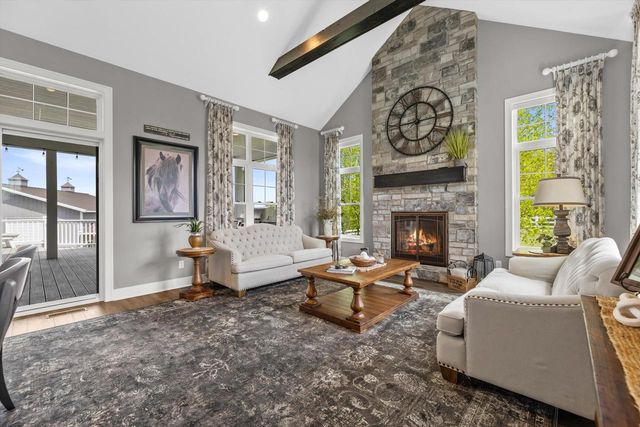 S66W24310 Skyline AVENUE, Waukesha, WI 53189