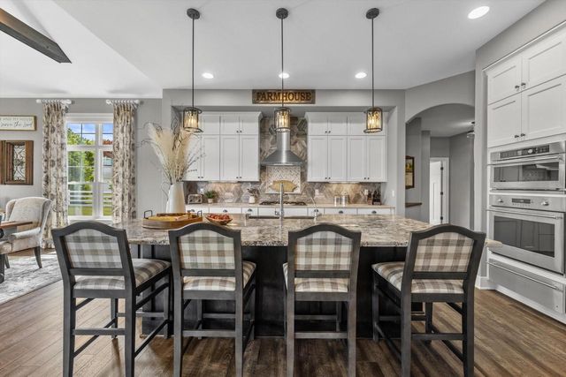 S66W24310 Skyline AVENUE, Waukesha, WI 53189