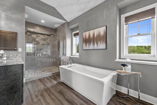 S66W24310 Skyline AVENUE, Waukesha, WI 53189