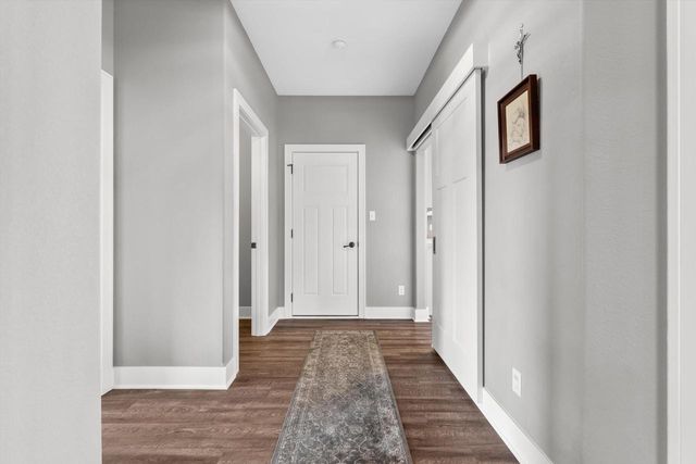 S66W24310 Skyline AVENUE, Waukesha, WI 53189