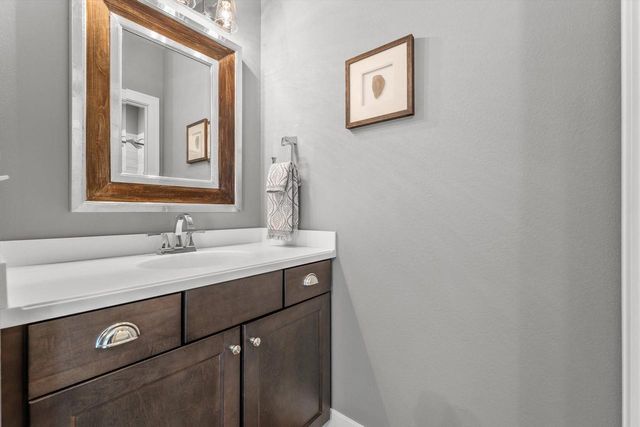 S66W24310 Skyline AVENUE, Waukesha, WI 53189