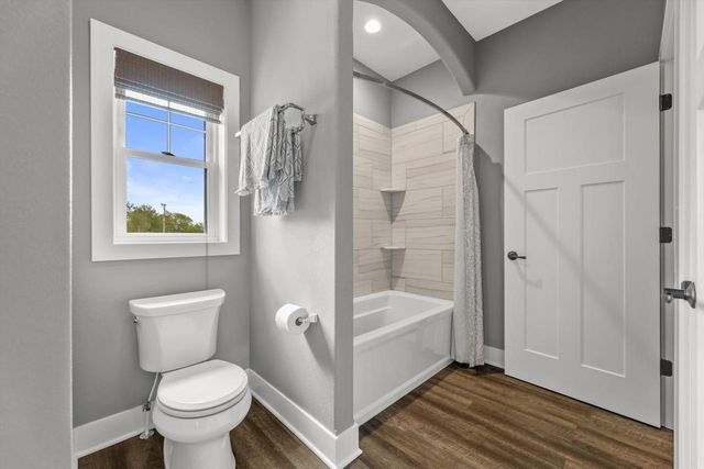 S66W24310 Skyline AVENUE, Waukesha, WI 53189