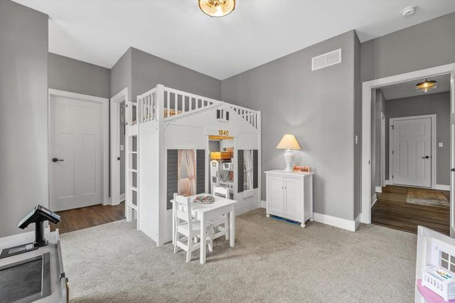S66W24310 Skyline AVENUE, Waukesha, WI 53189