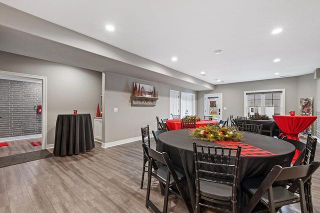 S66W24310 Skyline AVENUE, Waukesha, WI 53189