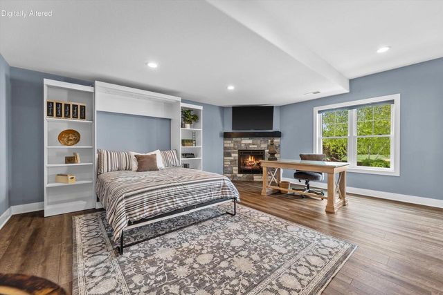 S66W24310 Skyline AVENUE, Waukesha, WI 53189