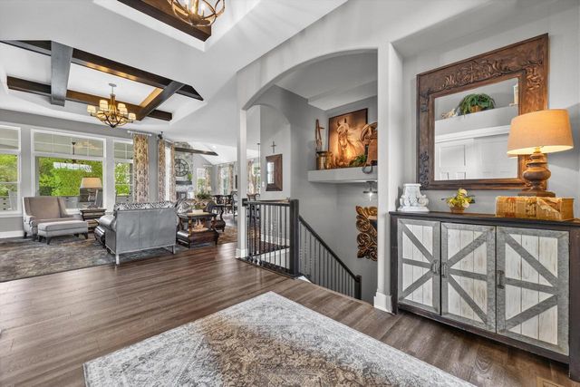 S66W24310 Skyline AVENUE, Waukesha, WI 53189